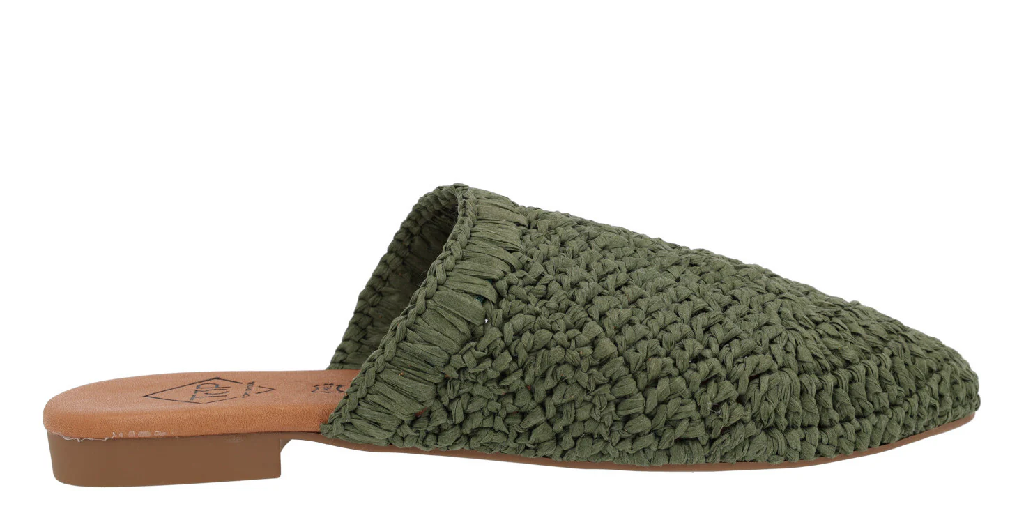 Zuecos planos estilo babuchas en tejido crochet - Imagen 6